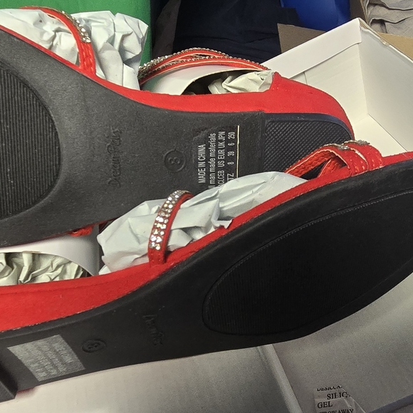 Dream Pairs Red Rhinestone Sandals - Picture 4 of 7